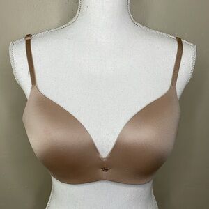 VICTORIA SECRET Bra Tan Padded No Wire Supportive Comfortable SEAMLESS   32D